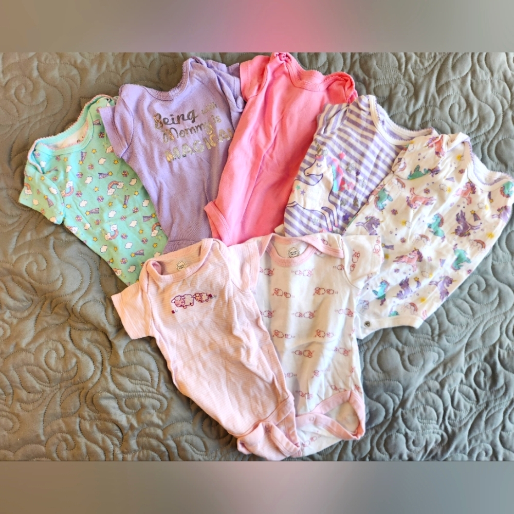 0-3 Month Onsies Bundle (7 Outfits). Girls.